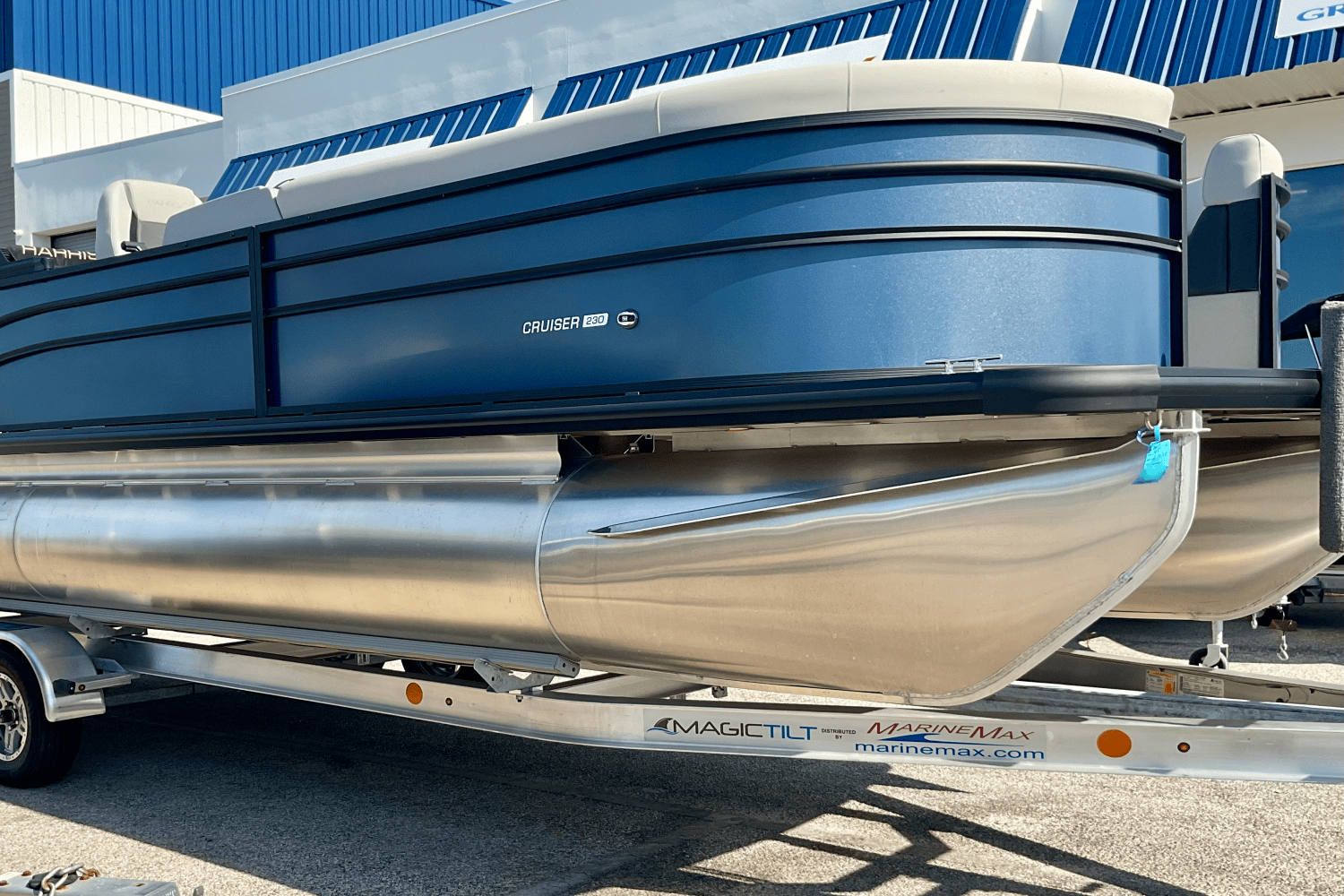 2025 Harris 230 Cruiser Image Thumbnail #3