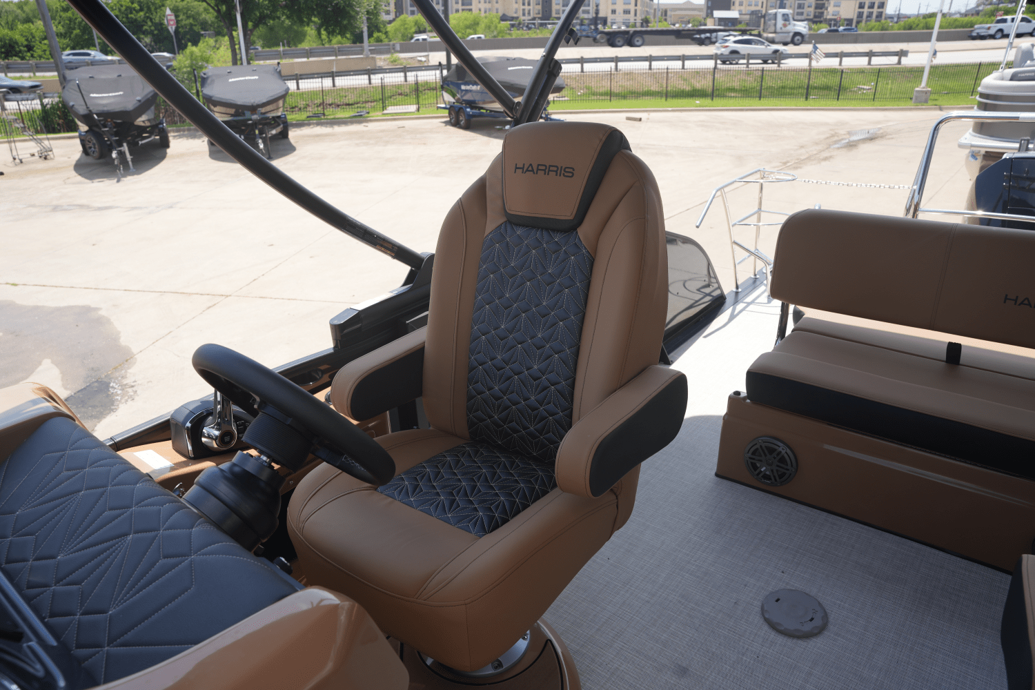 2025 Harris 230 Grand Mariner Image Thumbnail #11