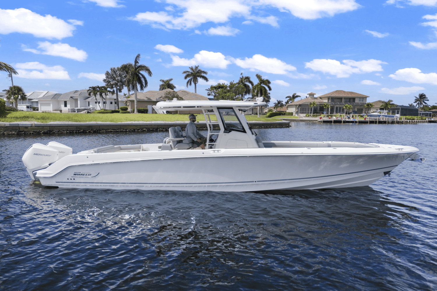 2022 Boston Whaler 330 OUTRAGE Image Thumbnail #5