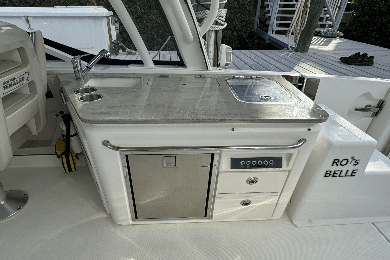 2020 Boston Whaler 320 VANTAGE Image Thumbnail #39