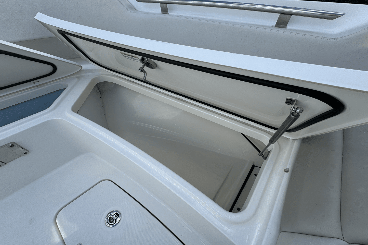 2020 Boston Whaler 320 VANTAGE Image Thumbnail #16