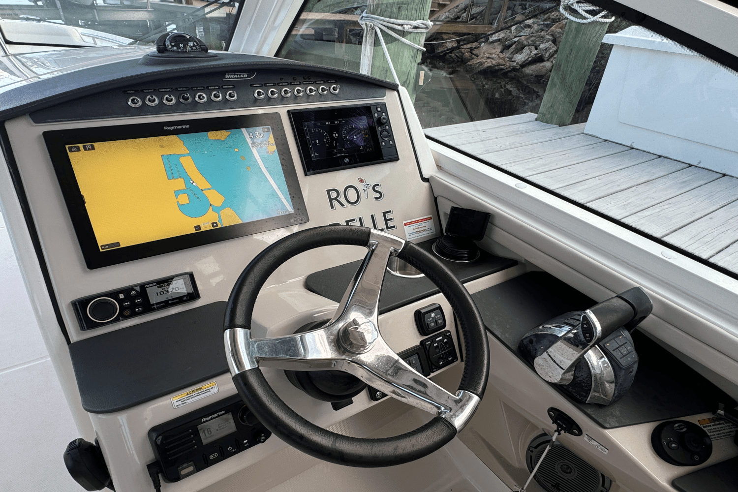 2020 Boston Whaler 320 VANTAGE Image Thumbnail #19