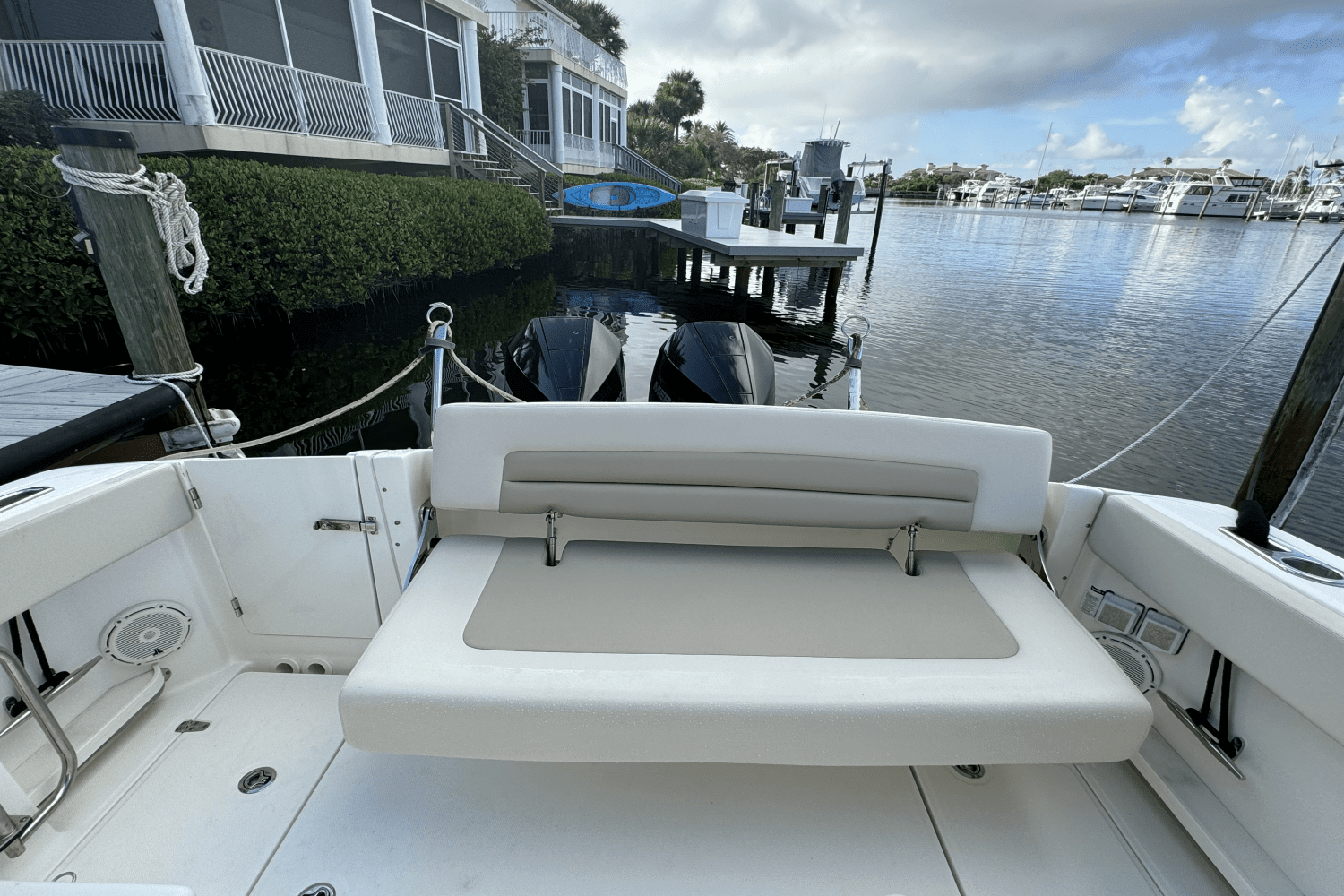 2020 Boston Whaler 320 VANTAGE Image Thumbnail #38