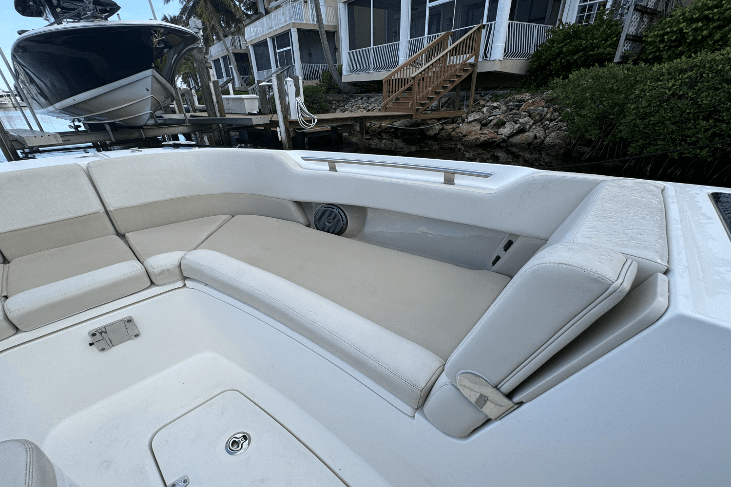 2020 Boston Whaler 320 VANTAGE Image Thumbnail #26