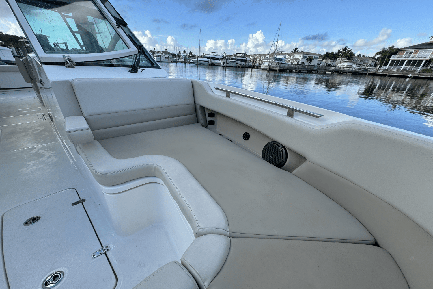 2020 Boston Whaler 320 VANTAGE Image Thumbnail #29