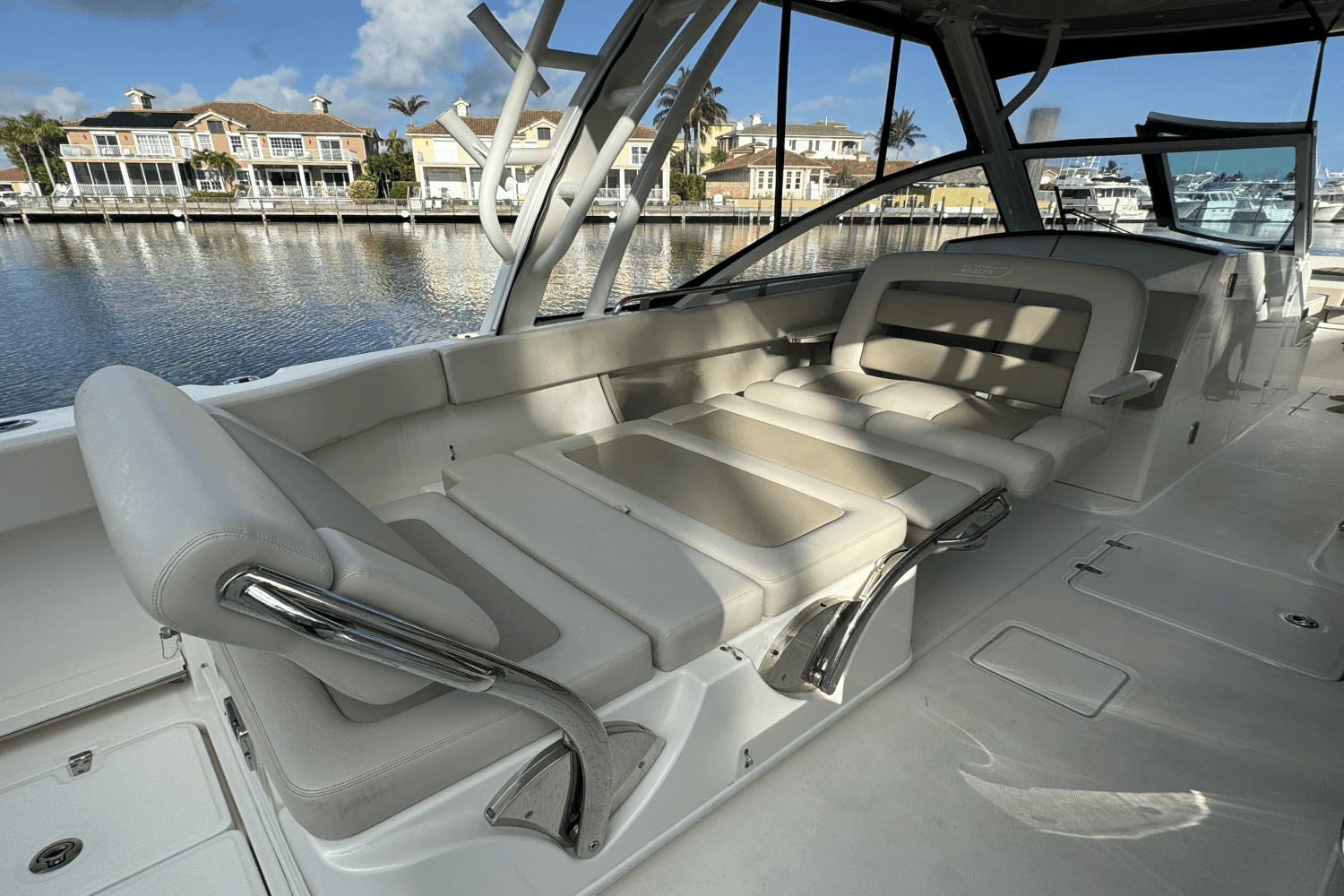 2020 Boston Whaler 320 VANTAGE Image Thumbnail #35