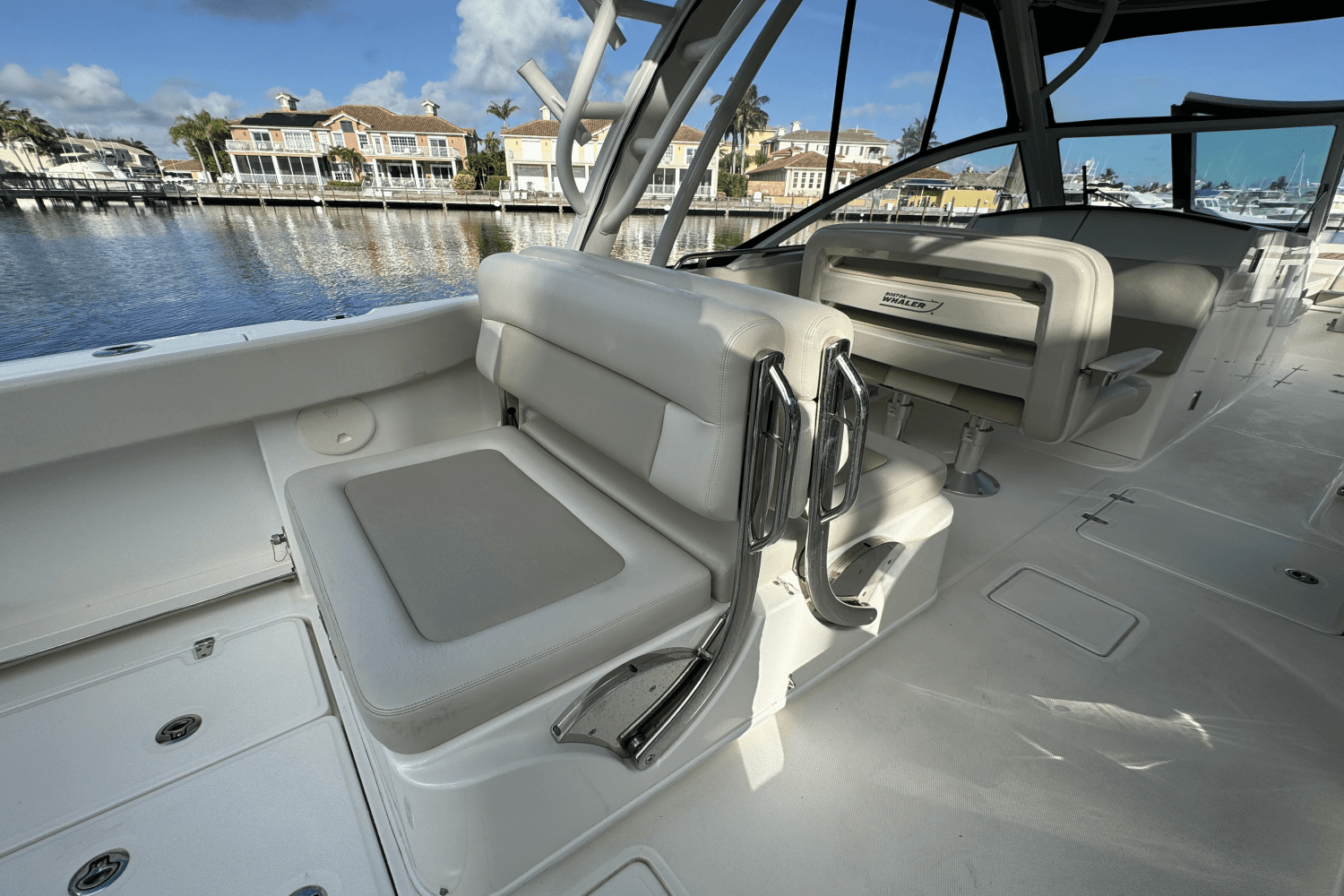 2020 Boston Whaler 320 VANTAGE Image Thumbnail #34