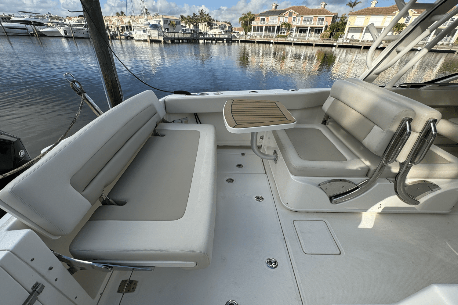 2020 Boston Whaler 320 VANTAGE Image Thumbnail #44