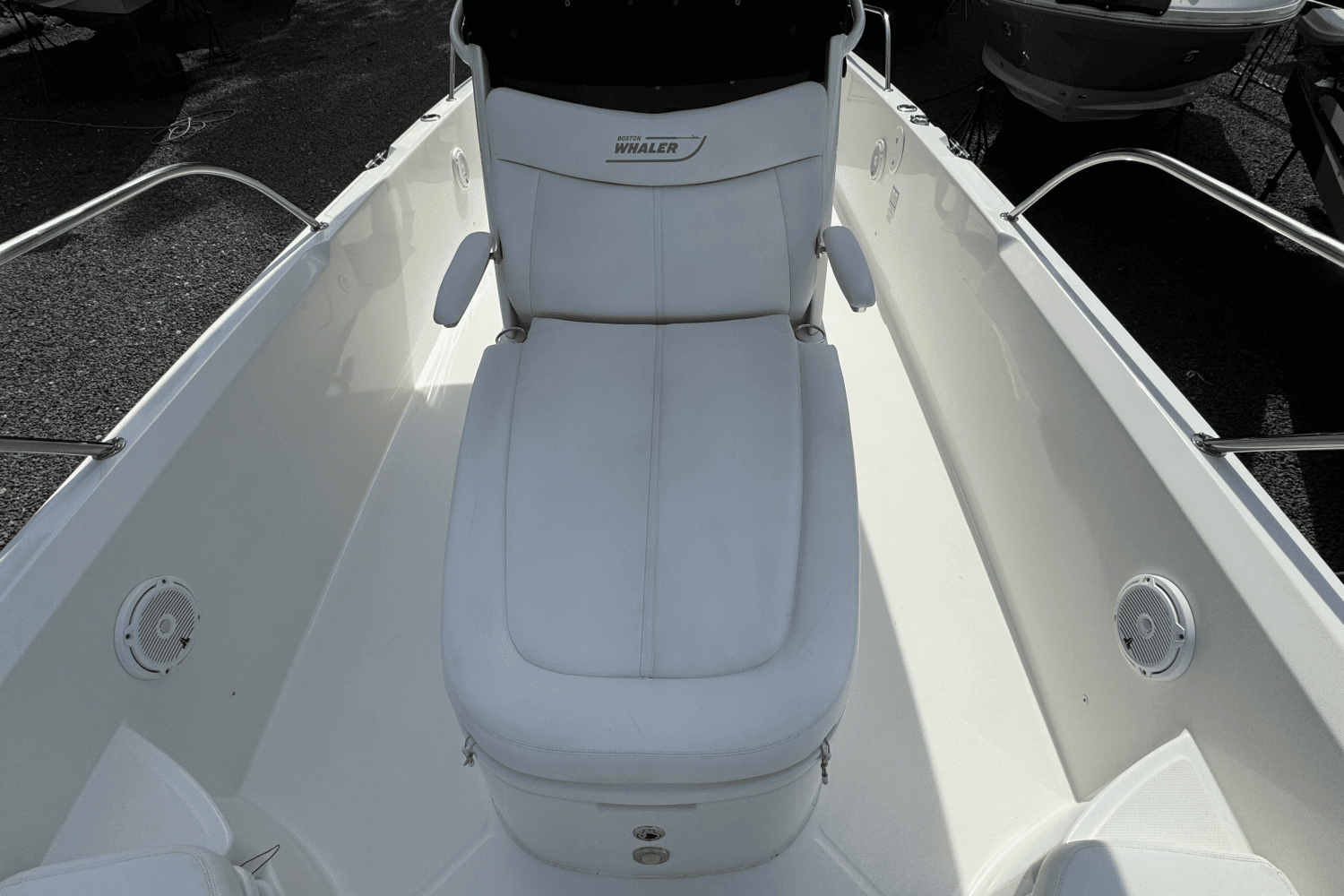 2014 Boston Whaler DAUNTLESS 270 Image Thumbnail #18