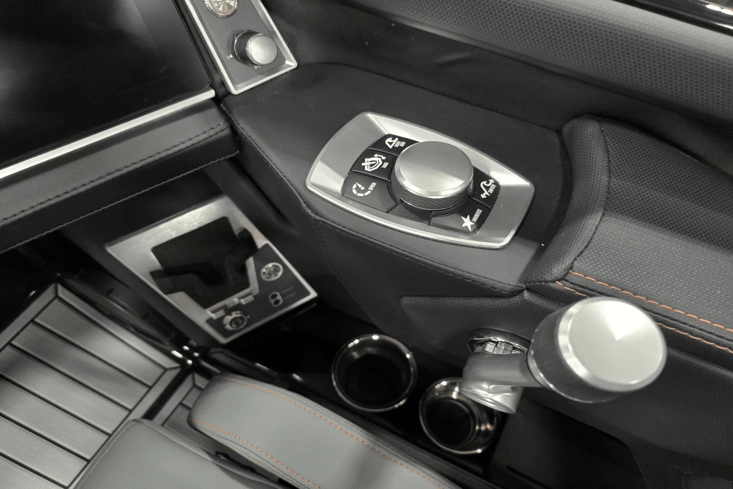 2025 Mastercraft XT22 Image Thumbnail #9