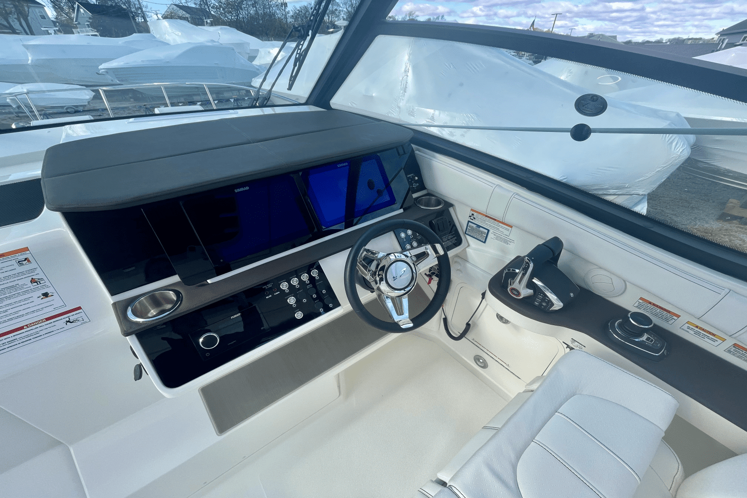 2025 Sea Ray Sundancer 320 Outboard Image Thumbnail #28