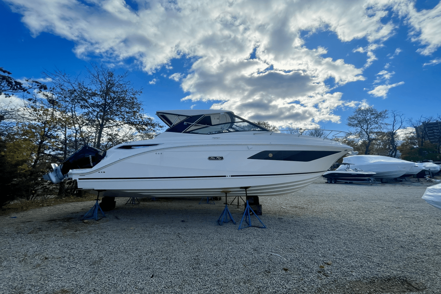 2025 Sea Ray Sundancer 320 Outboard Image Thumbnail #1