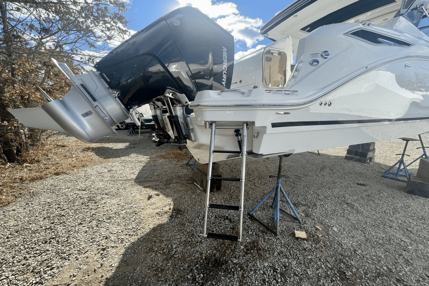 2025 Sea Ray Sundancer 320 Outboard Image Thumbnail #5