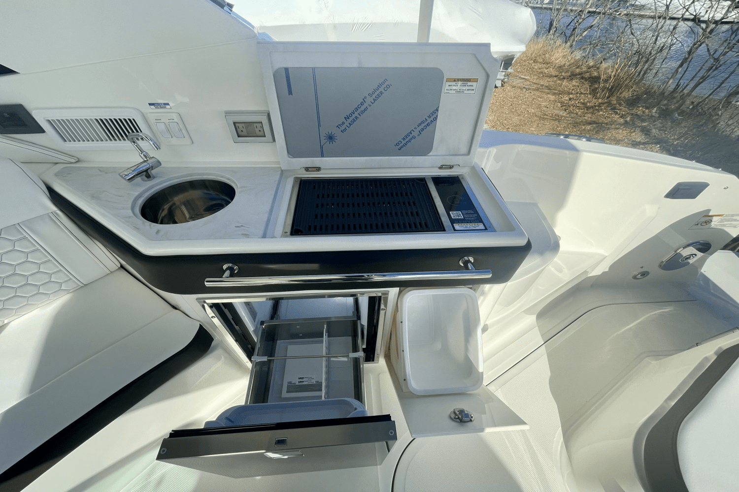 2025 Sea Ray Sundancer 320 Outboard Image Thumbnail #15