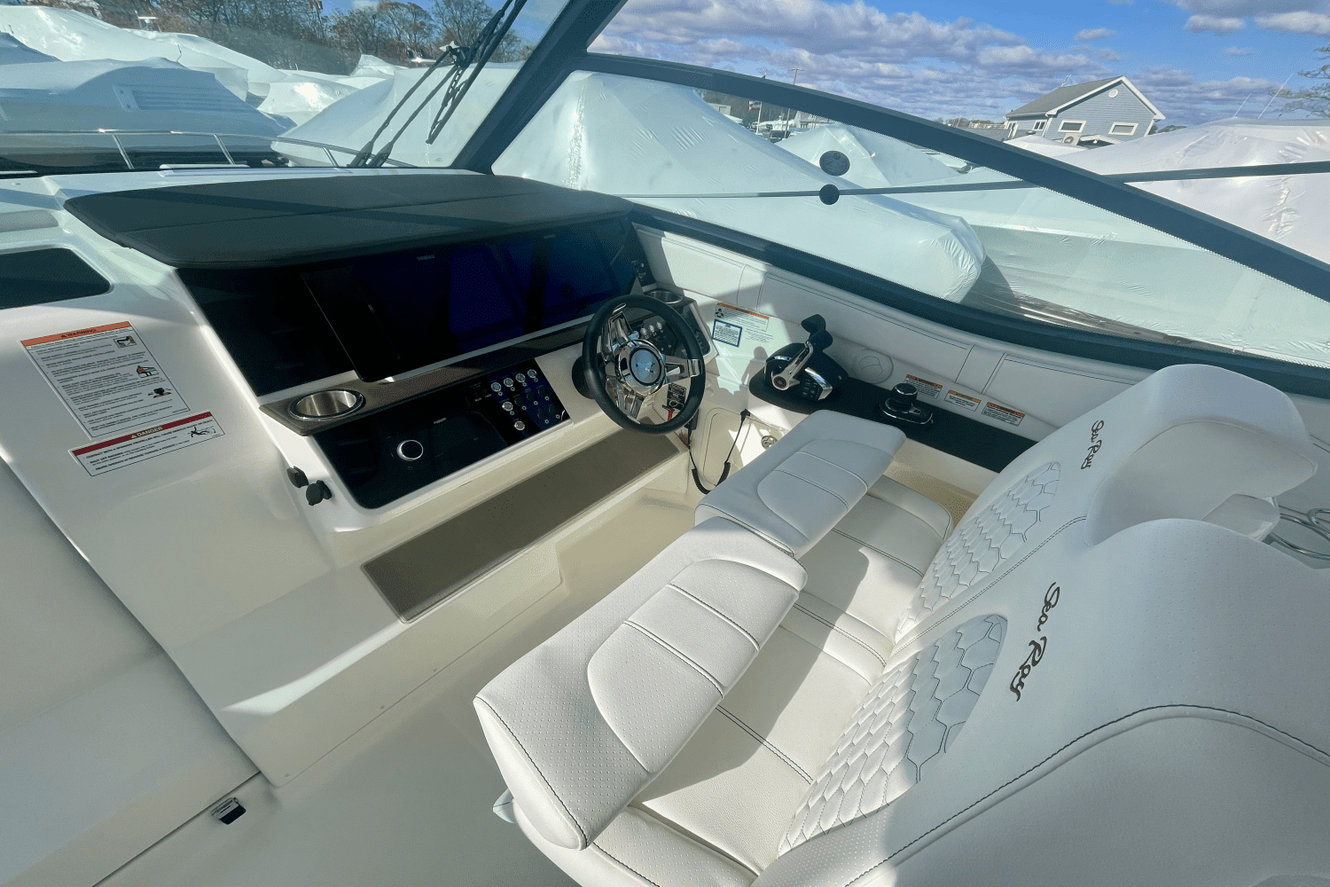 2025 Sea Ray Sundancer 320 Outboard Image Thumbnail #25