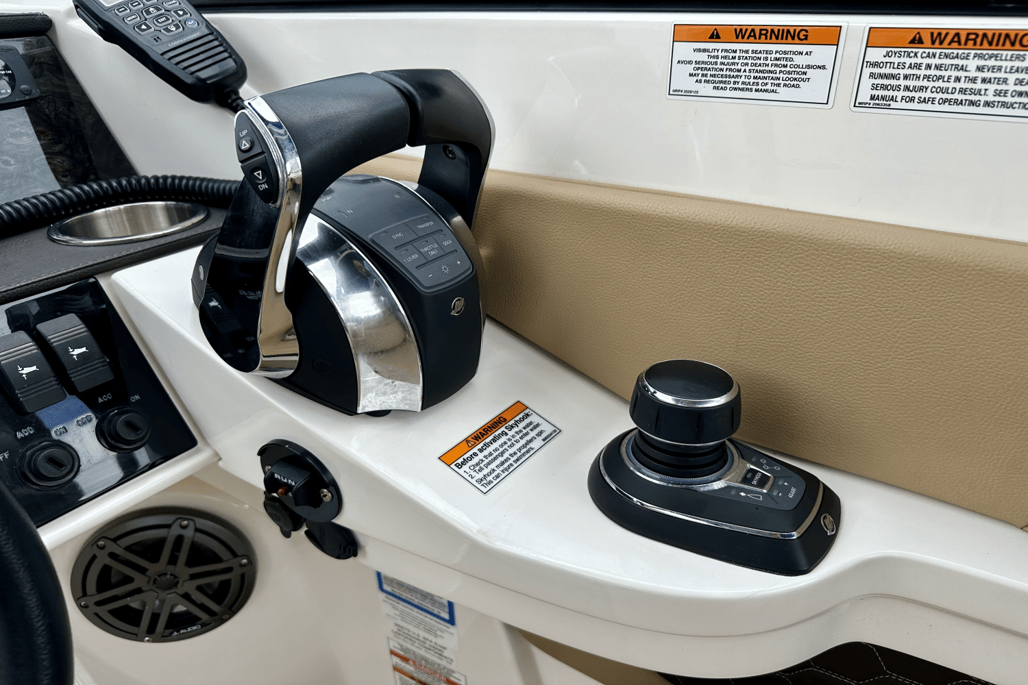 2019 Sea Ray 290 SDX OUTBOARD Image Thumbnail #11