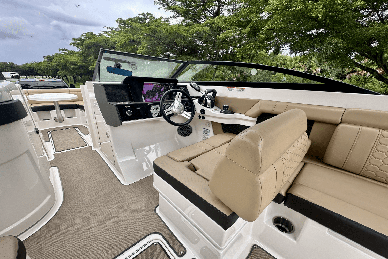 2019 Sea Ray 290 SDX OUTBOARD Image Thumbnail #9