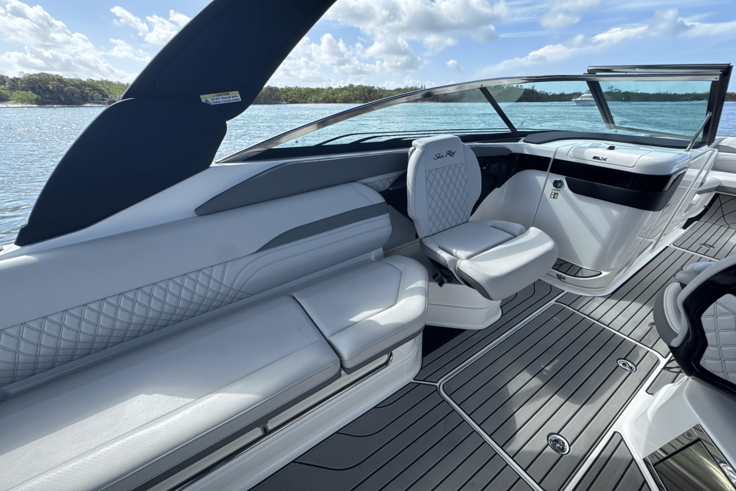 2025 Sea Ray SLX 280 Image Thumbnail #10