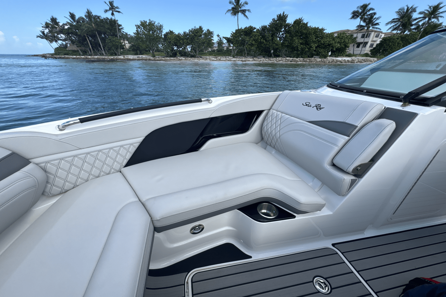 2025 Sea Ray SLX 280 Image Thumbnail #19
