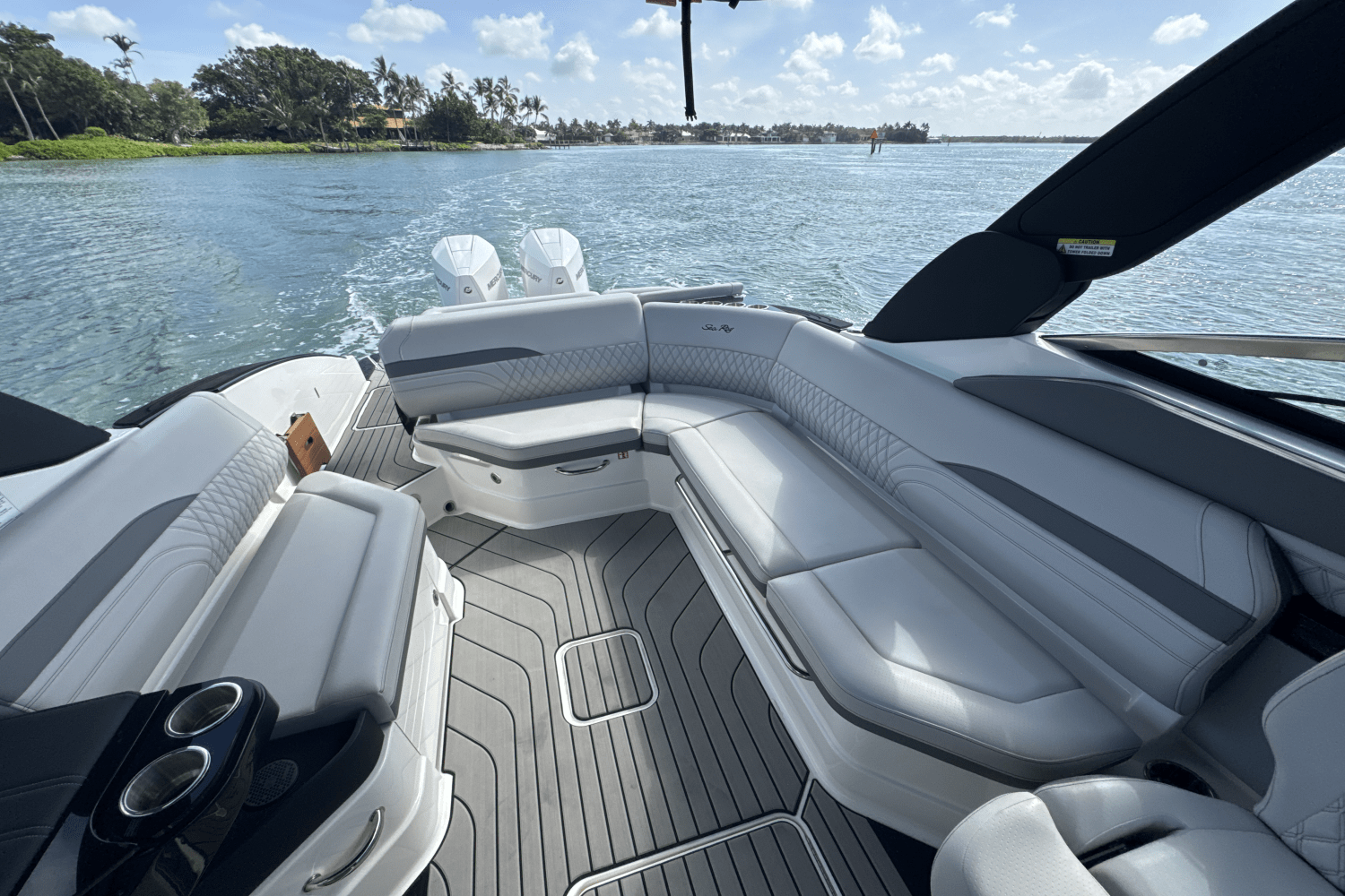 2025 Sea Ray SLX 280 Image Thumbnail #9