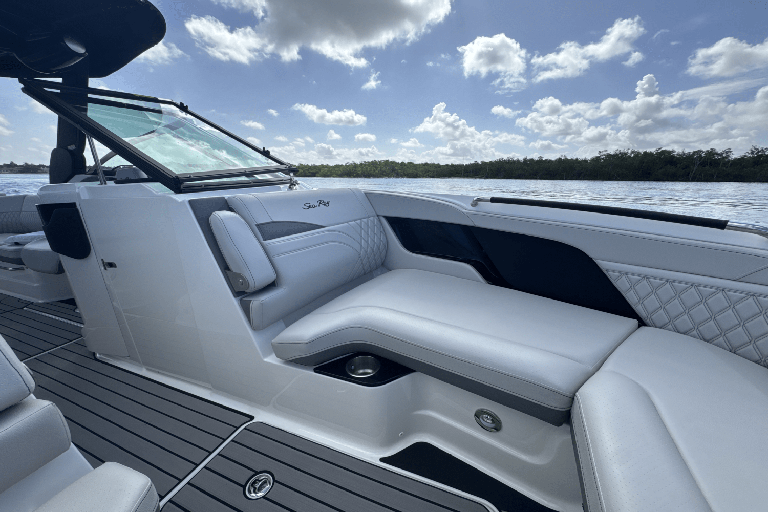 2025 Sea Ray SLX 280 Image Thumbnail #18