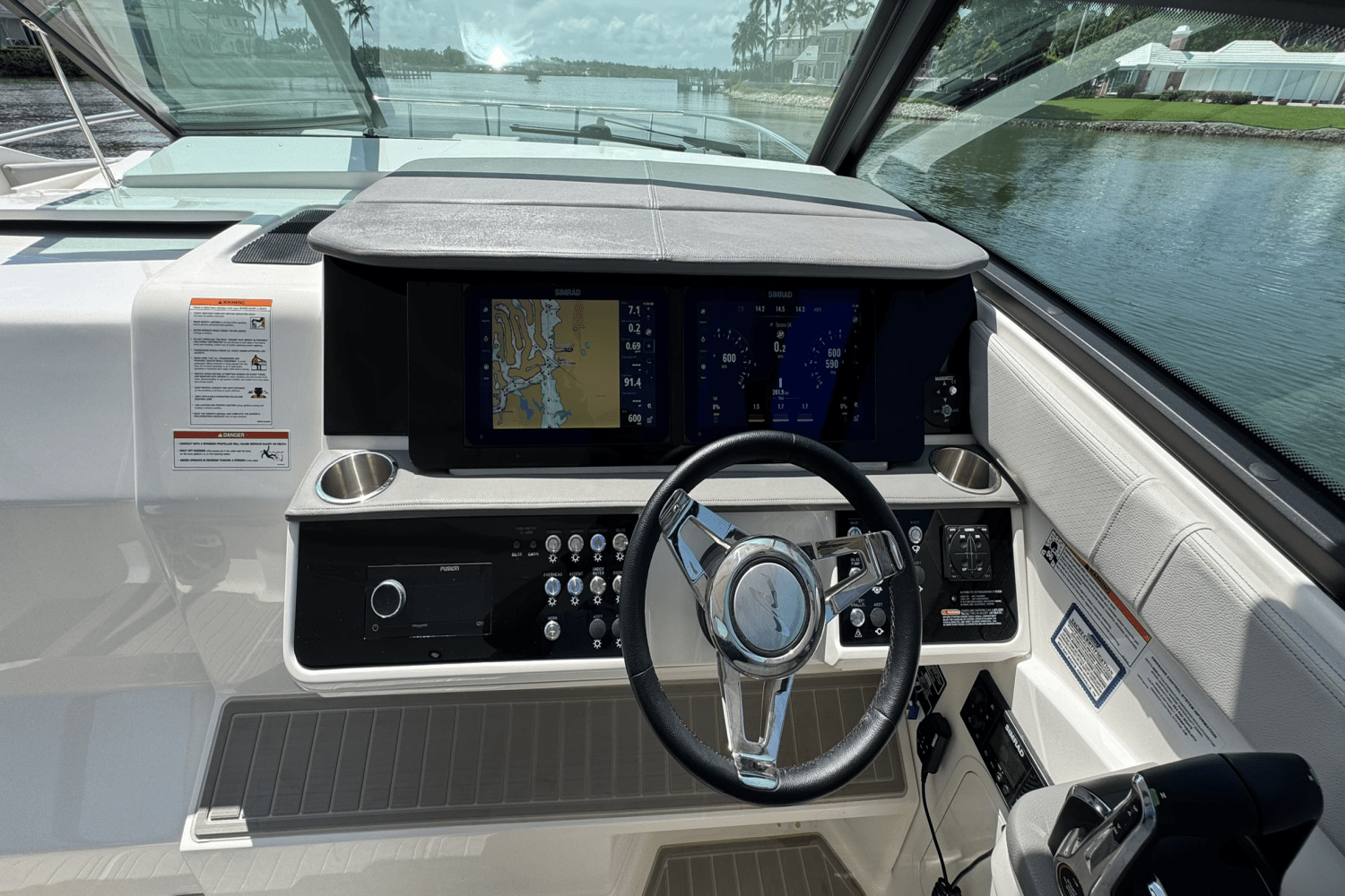 2025 Sea Ray Sundancer 320 Outboard Image Thumbnail #23