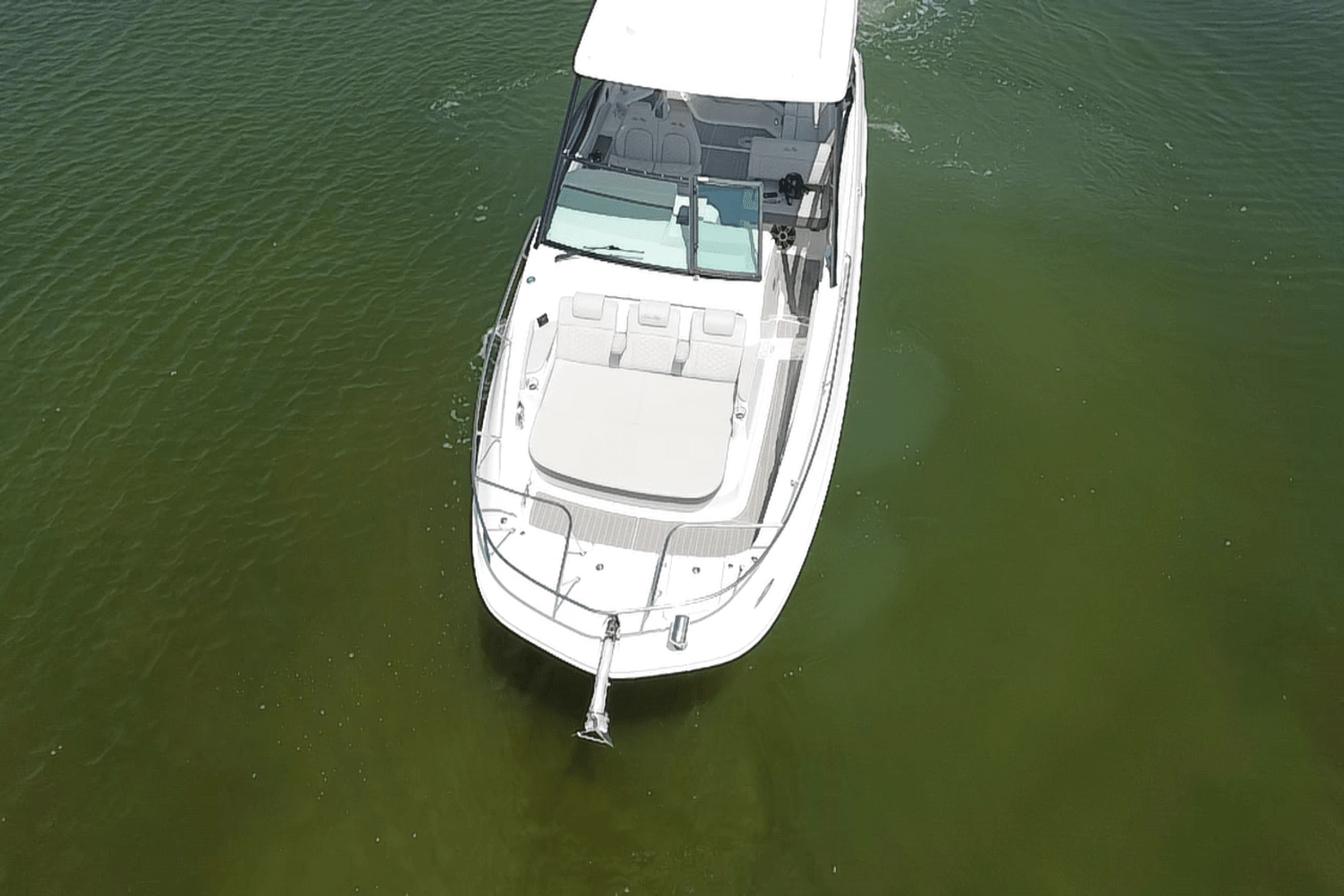 2025 Sea Ray Sundancer 320 Outboard Image Thumbnail #4