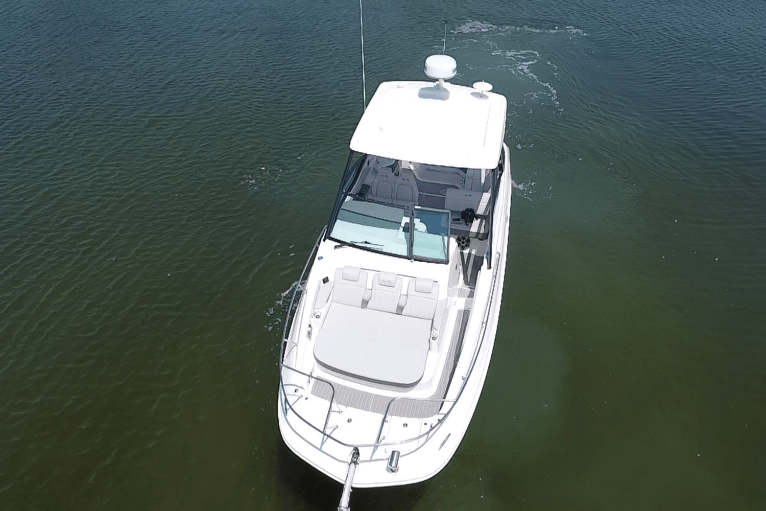 2025 Sea Ray Sundancer 320 Outboard Image Thumbnail #5