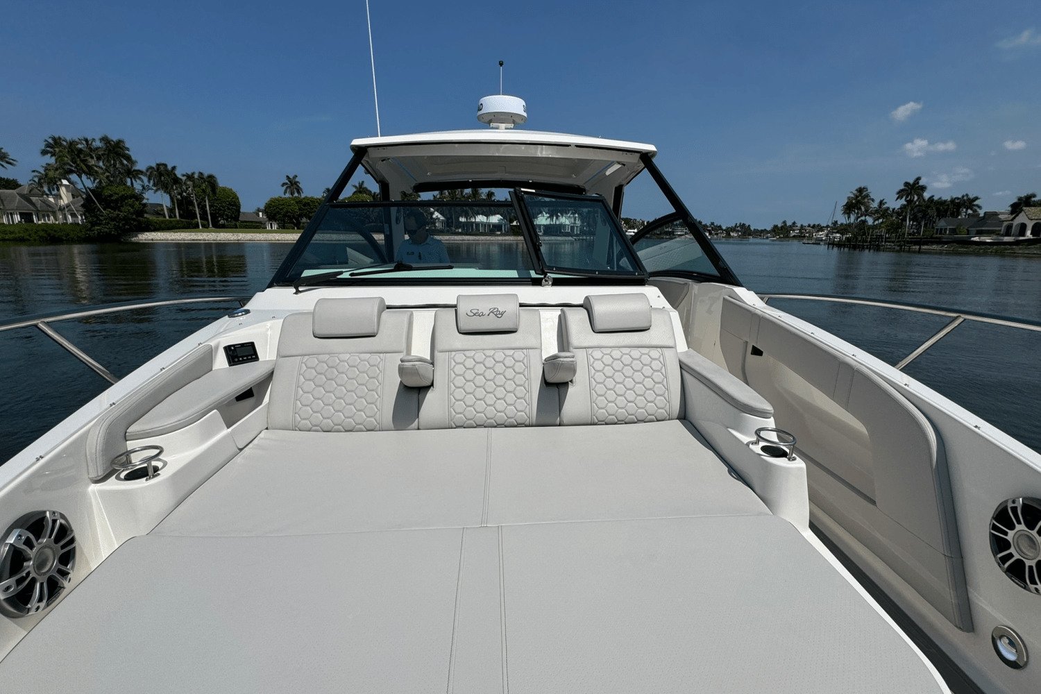 2025 Sea Ray Sundancer 320 Outboard Image Thumbnail #13