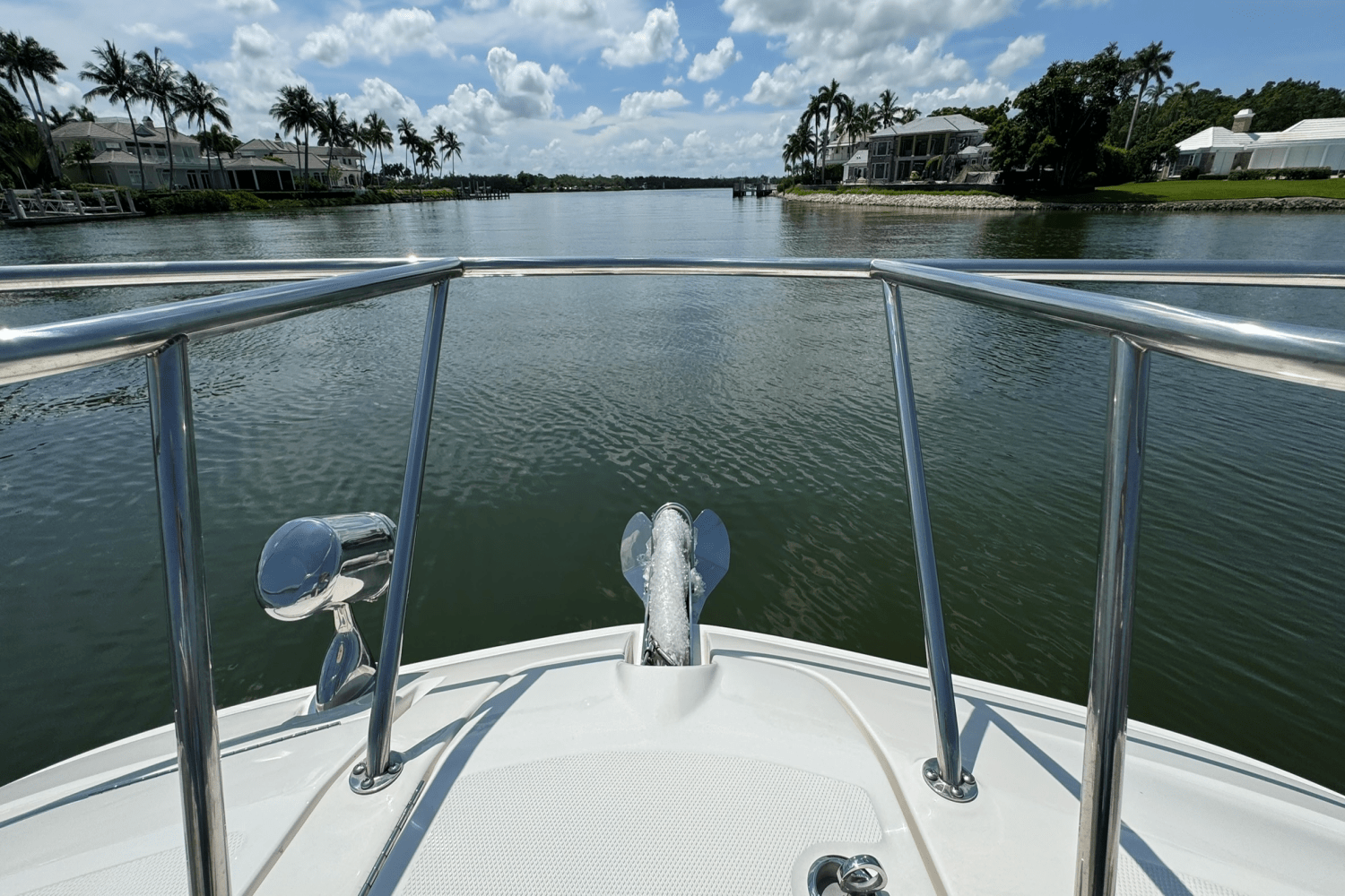 2025 Sea Ray Sundancer 320 Outboard Image Thumbnail #11