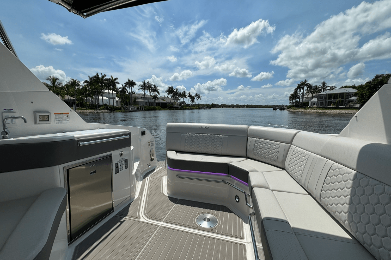 2025 Sea Ray Sundancer 320 Outboard Image Thumbnail #33