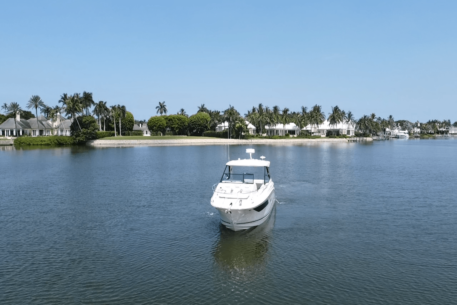 2025 Sea Ray Sundancer 320 Outboard Image Thumbnail #9