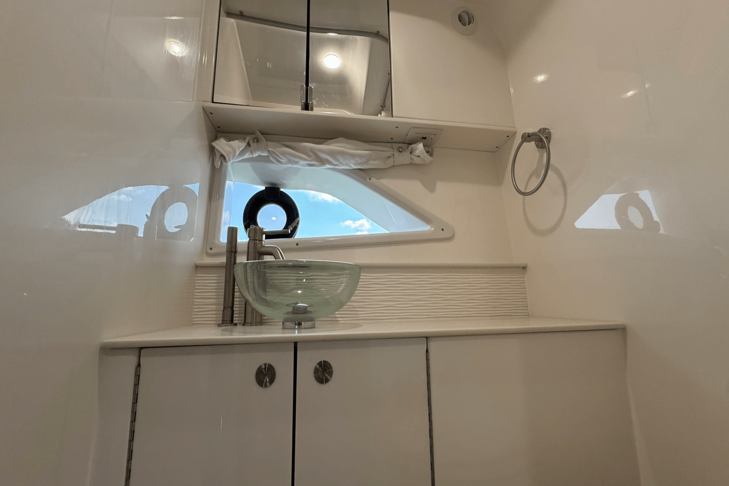 2025 Sea Ray Sundancer 320 Outboard Image Thumbnail #36