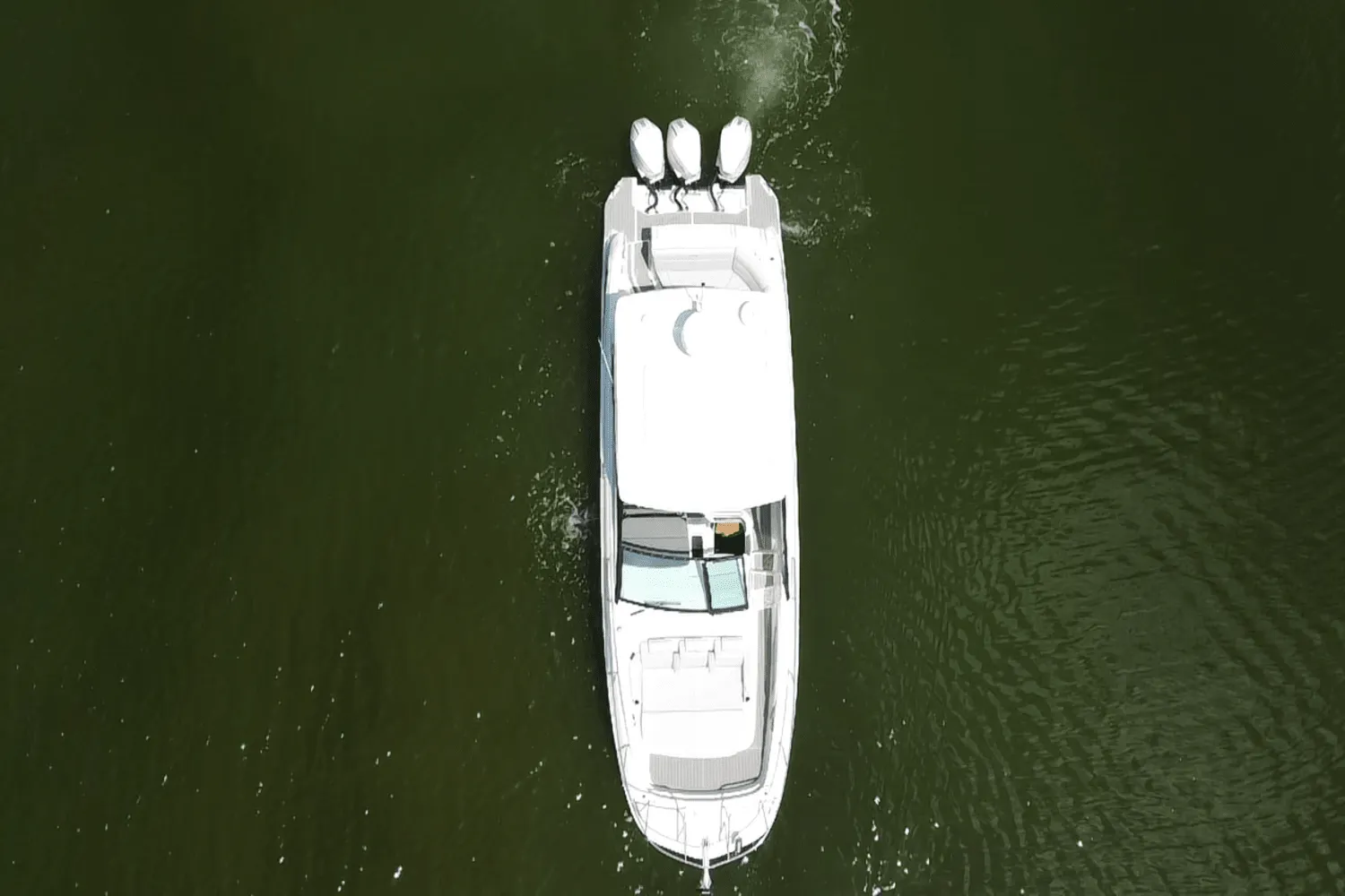 2025 Sea Ray Sundancer 320 Outboard Image Thumbnail #6