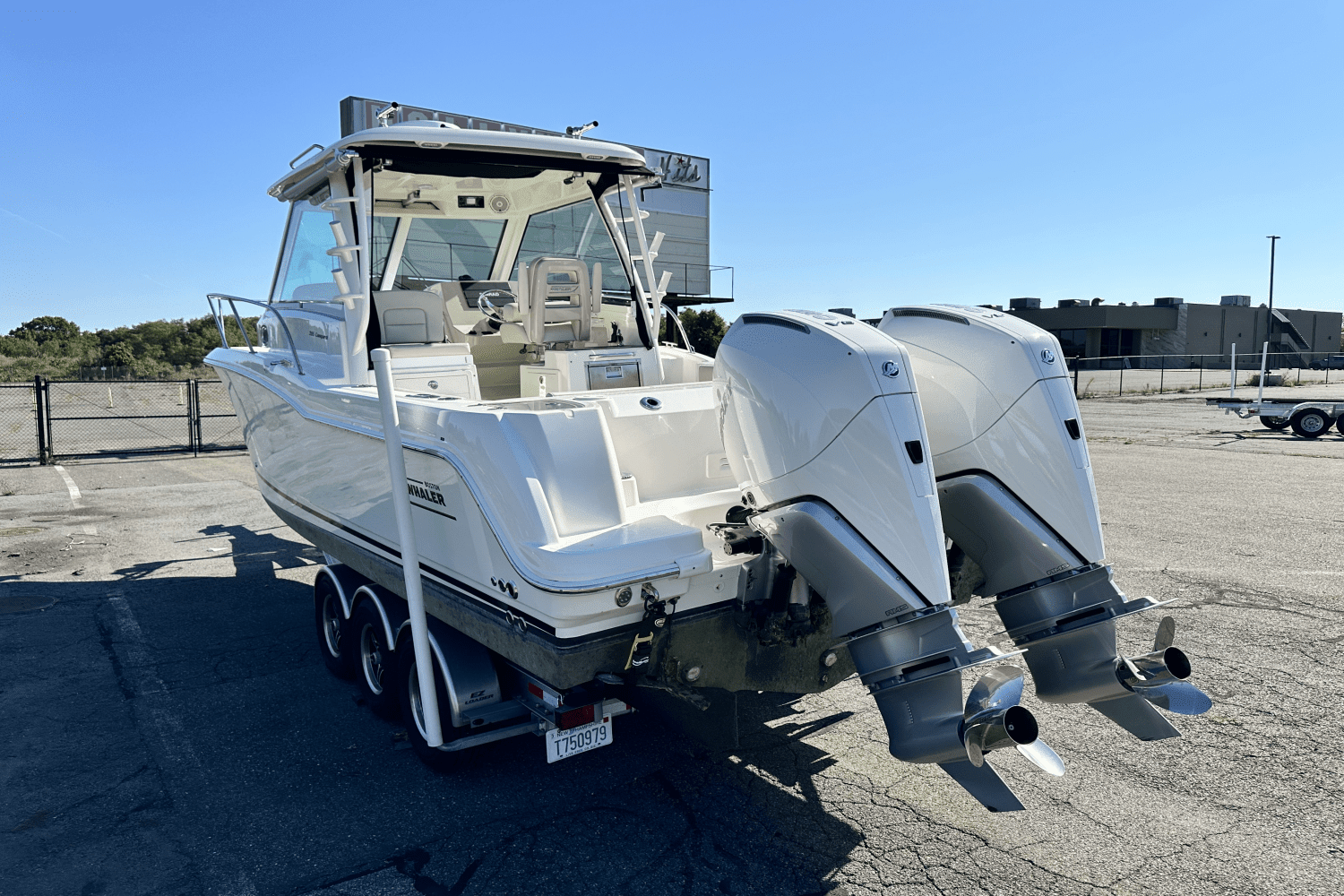 Thumbnail 2 for 2024 Boston Whaler 285 CONQUEST