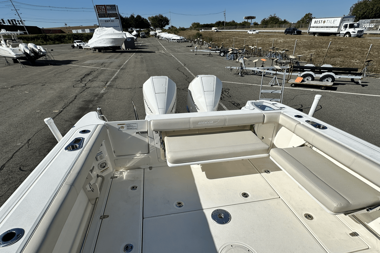 2024 Boston Whaler 285 CONQUEST Image Thumbnail #12