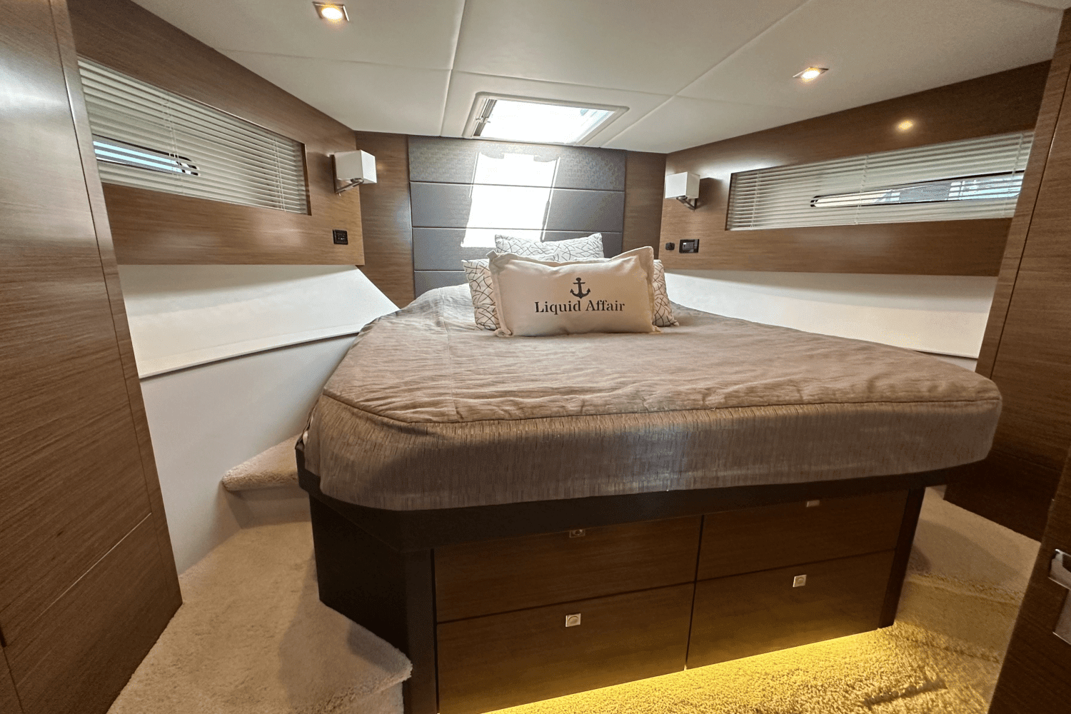 2019 Cruisers Yachts
                                                             42 CANTIUS Image Thumbnail #8