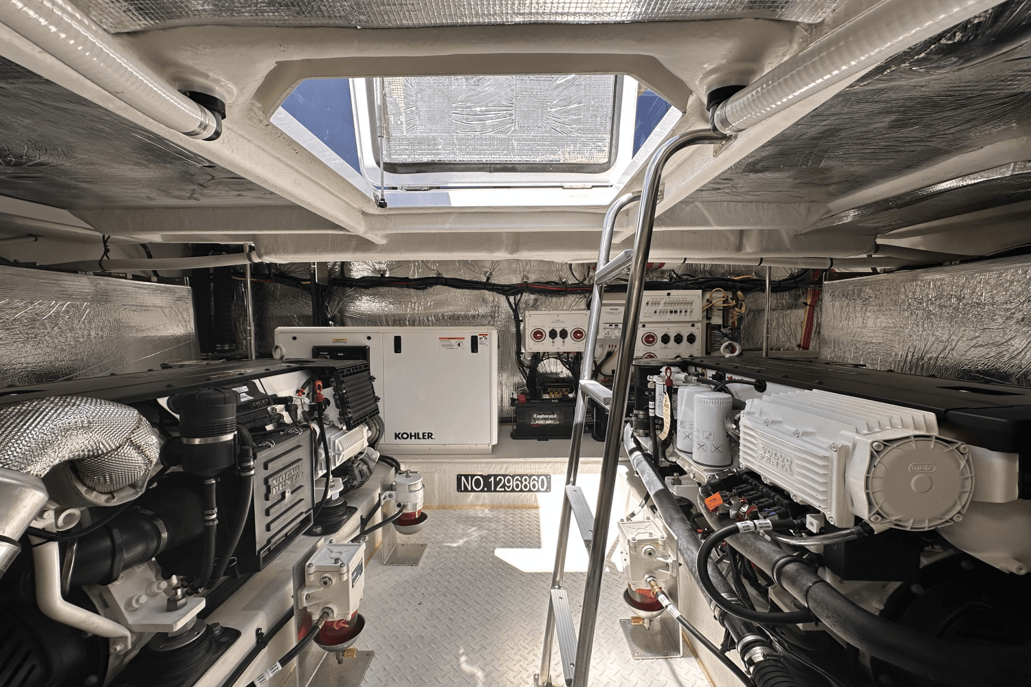 2019 Cruisers Yachts
                                                             42 CANTIUS Image Thumbnail #14