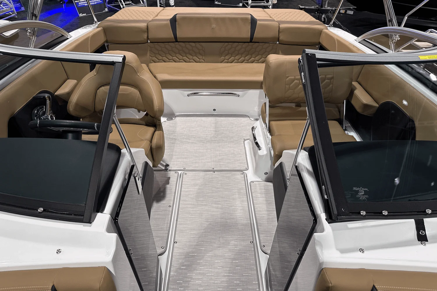 2025 Four Winns H2 Image Thumbnail #5