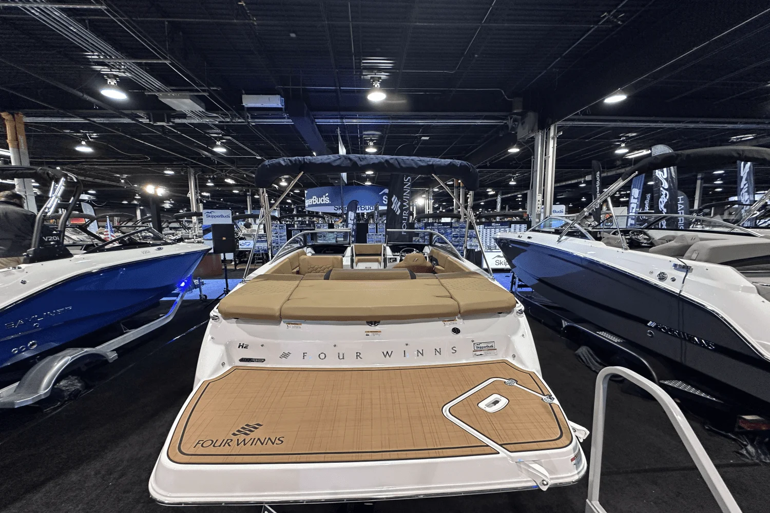 2025 Four Winns H2 Image Thumbnail #15