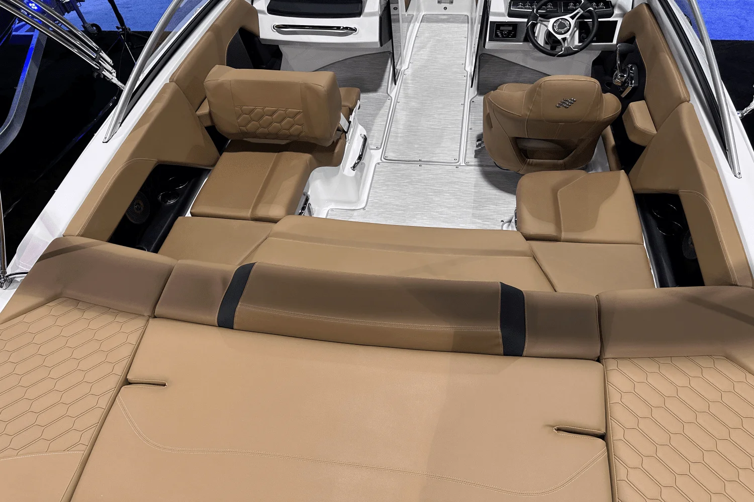 2025 Four Winns H2 Image Thumbnail #11