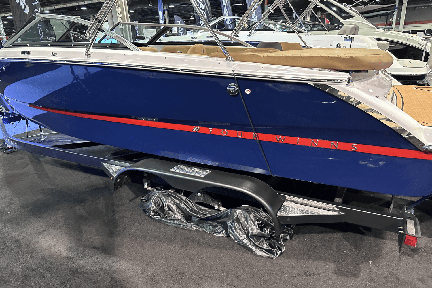 Thumbnail 3 for 2025 Four Winns H2