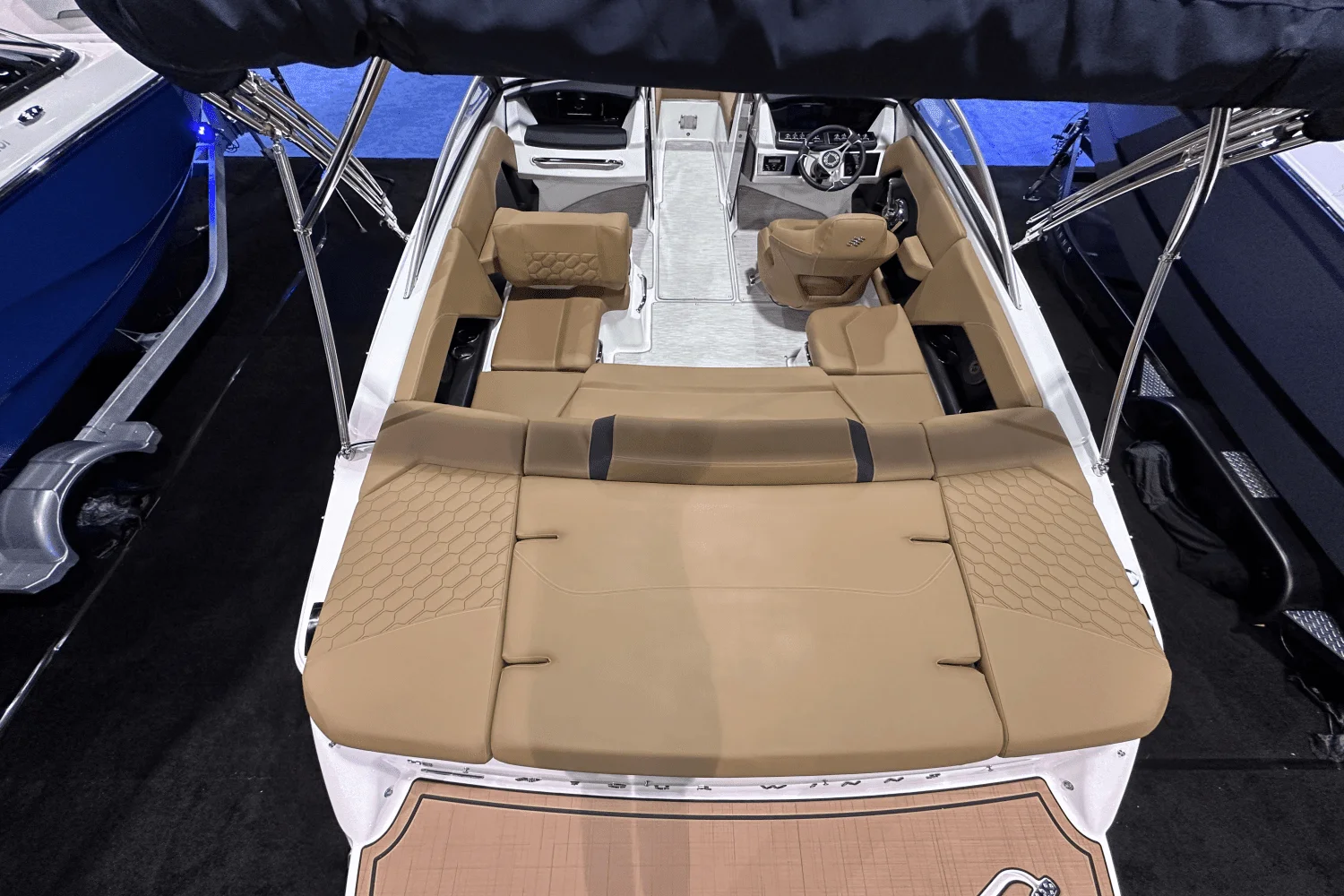 2025 Four Winns H2 Image Thumbnail #13