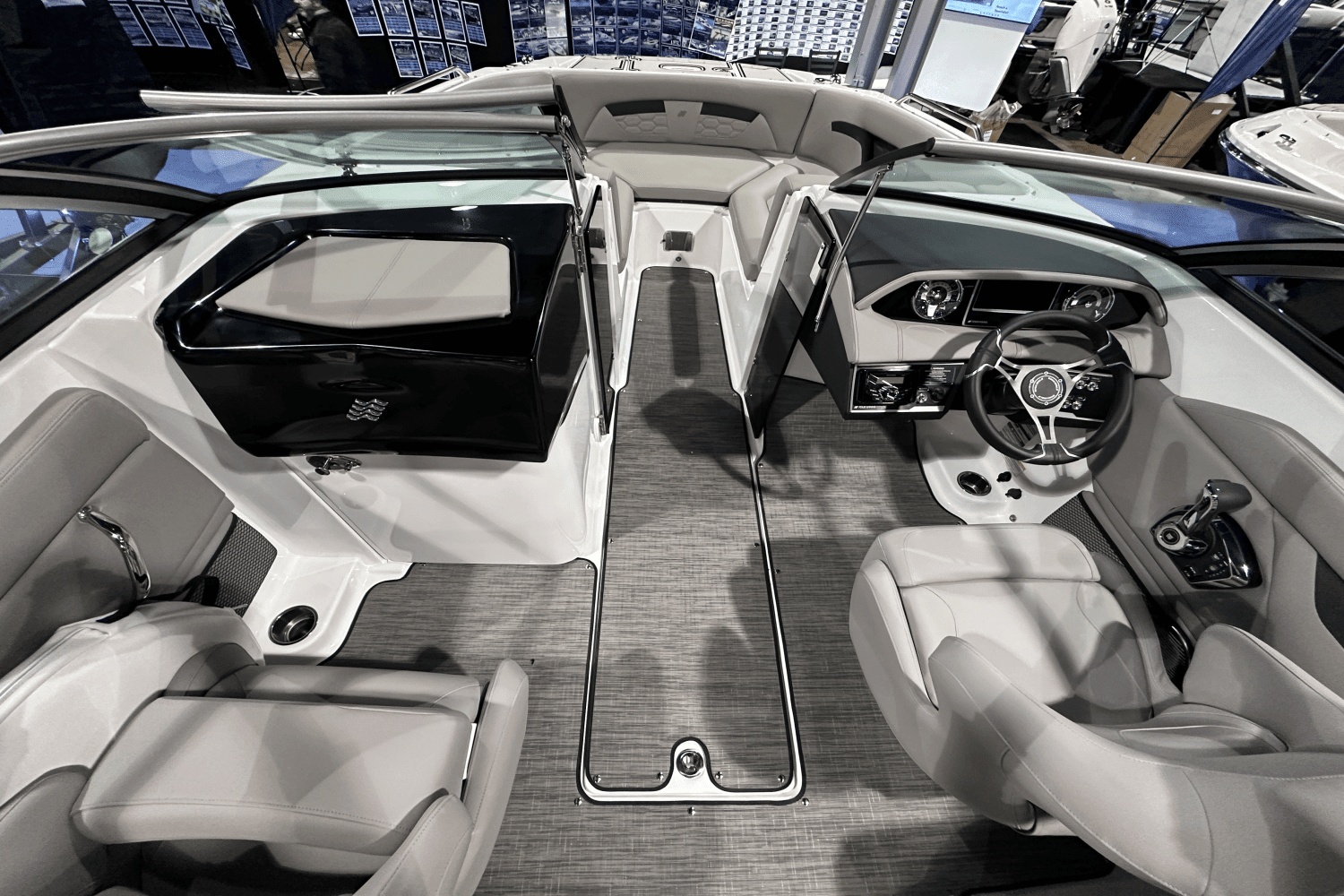2025 Four Winns
                                                             HD3 Image Thumbnail #5