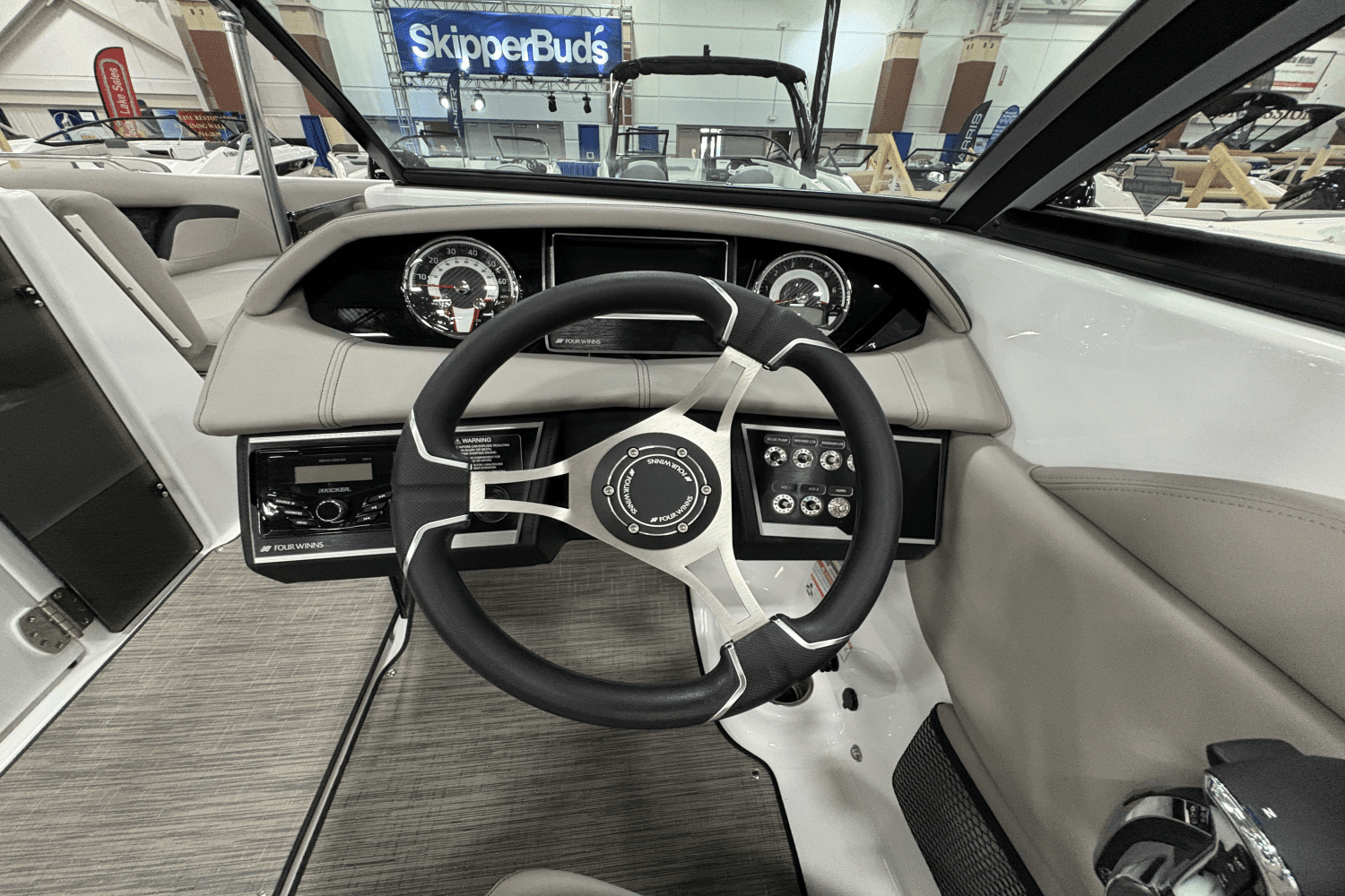 2025 Four Winns
                                                             HD3 Image Thumbnail #16