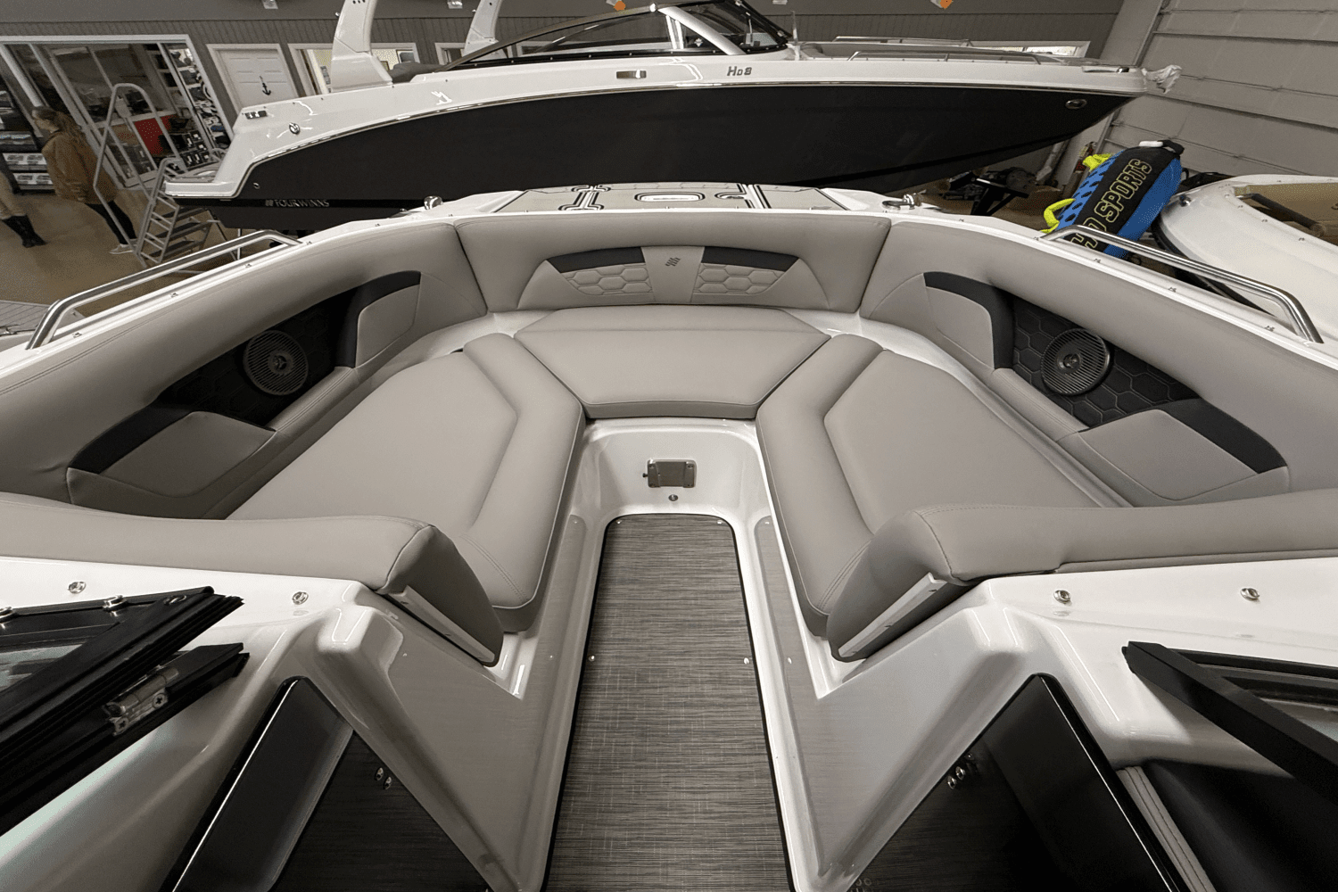 2025 Four Winns
                                                             HD3 Image Thumbnail #4
