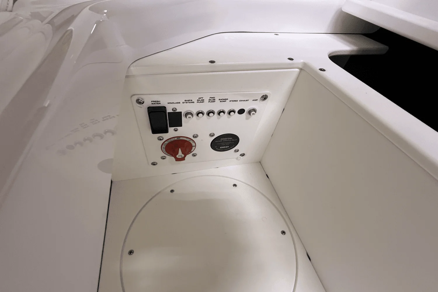 2025 Four Winns HD3 Image Thumbnail #25