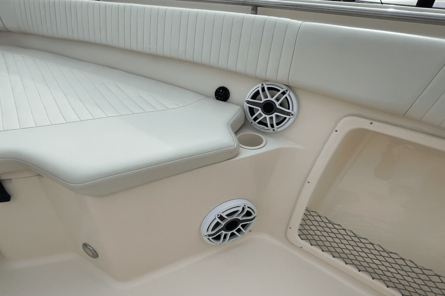 2010 Grady-White Canyon 366 Image Thumbnail #47