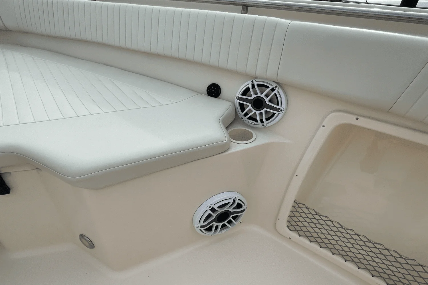 2010 Grady-White Canyon 366 Image Thumbnail #47