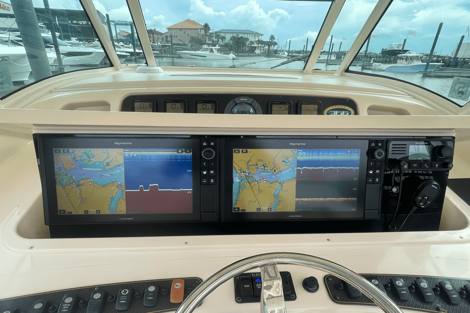 2010 Grady-White Canyon 366 Image Thumbnail #17